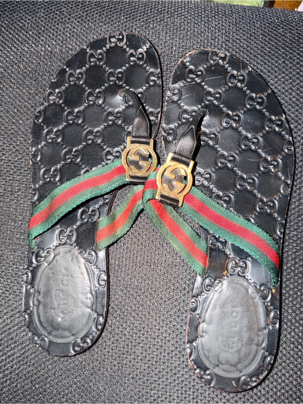 Gucci Black Leather GG Thong Sandals with Red and Green Webbing